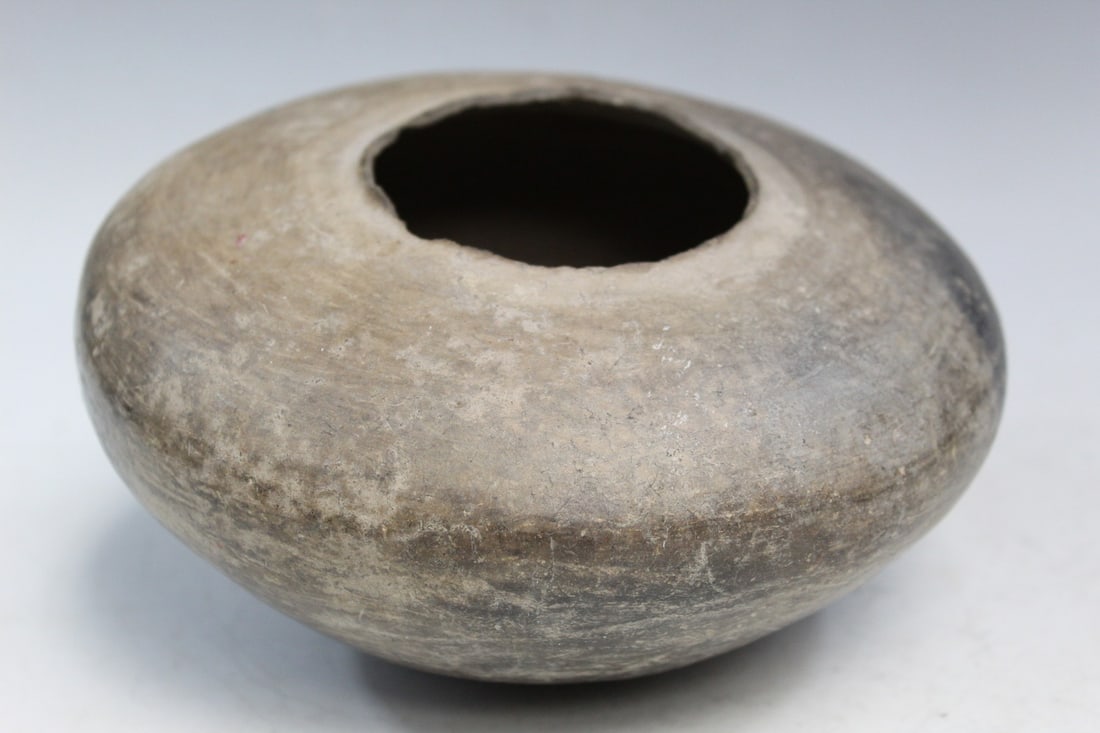 Pottery Pot, Pre Columbian. (1 of 5)
