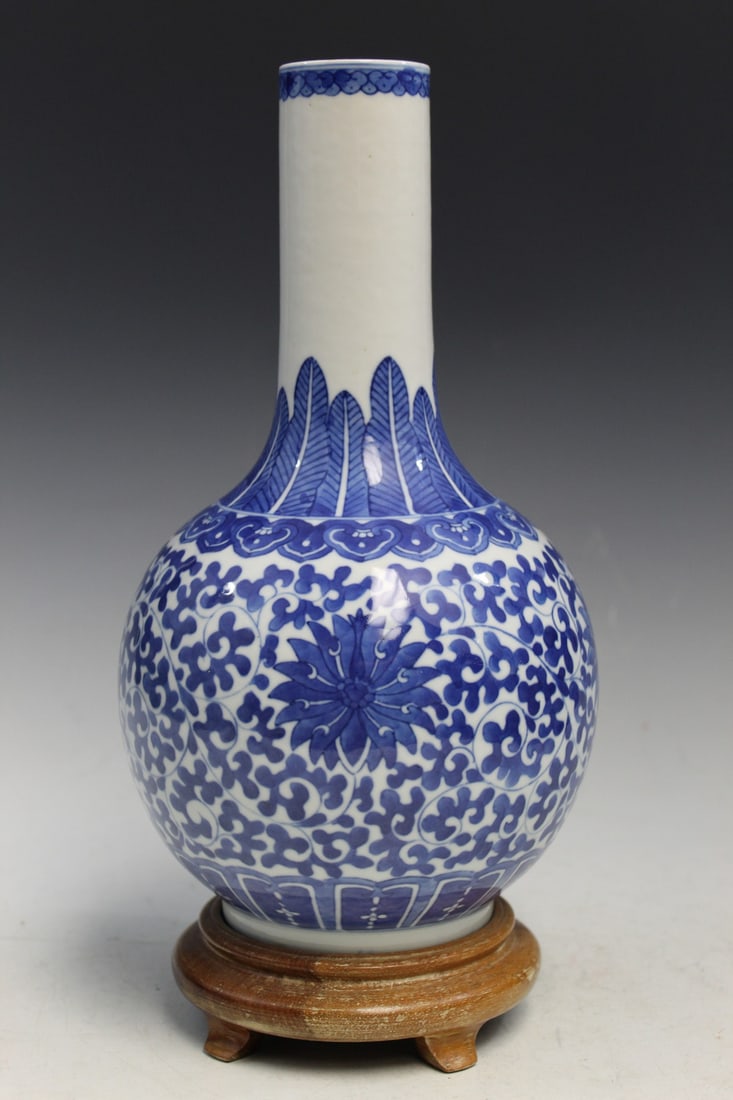 Chinese Blue and White Porcelain Vase: Chinese Blue and White Porcelain Vase. H 12".