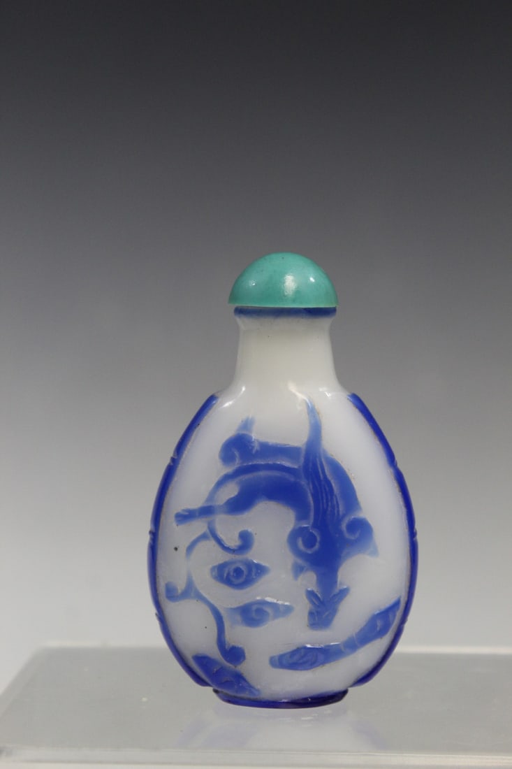 Chinese Peking Glass Snuff Bottle (1 of 5)