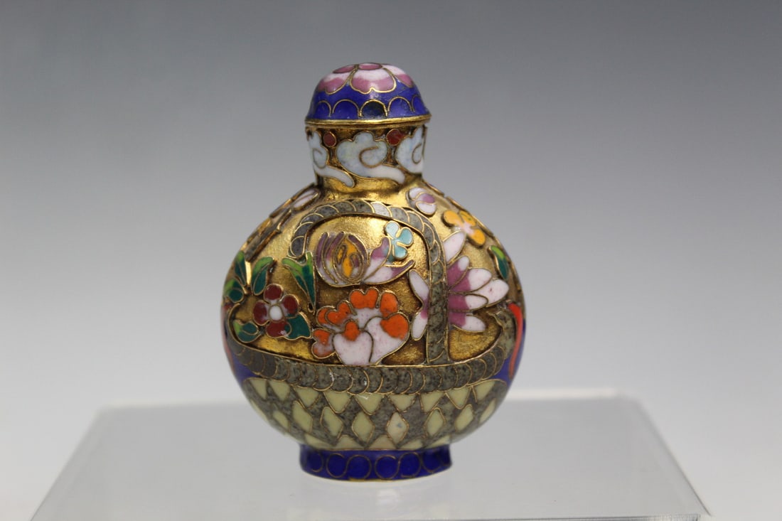 Chinese Cloisonne Snuff Bottle (1 of 3)