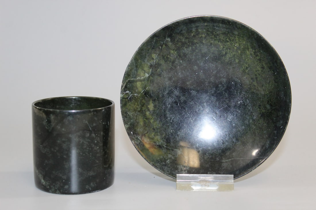 Chinese spinach jade cup and saucer (1 of 9)