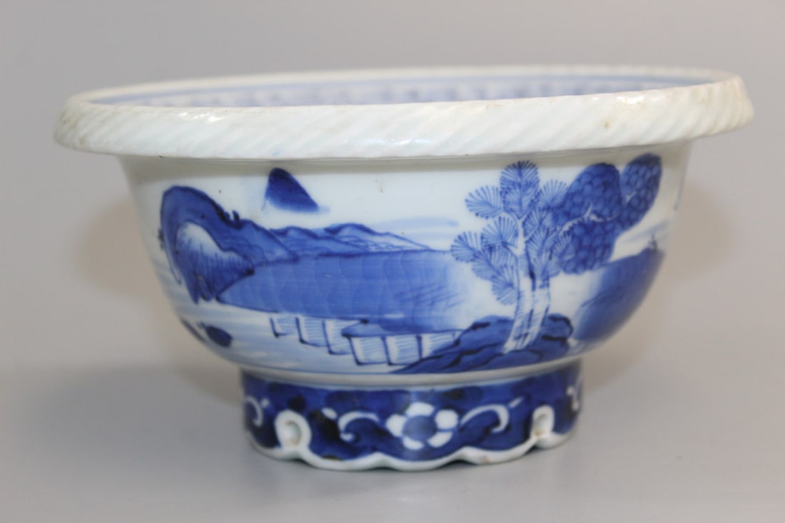 Chinese blue and white porcelain bowl (1 of 5)