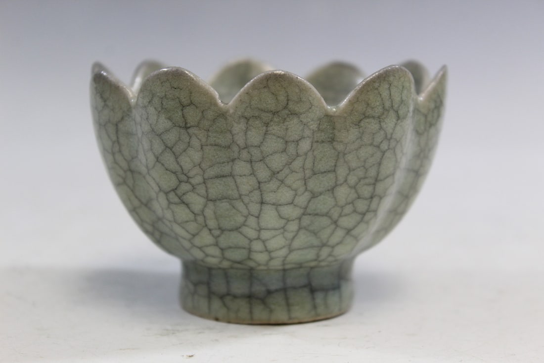 Chinese Ge Ware Porcelain Cup (1 of 4)