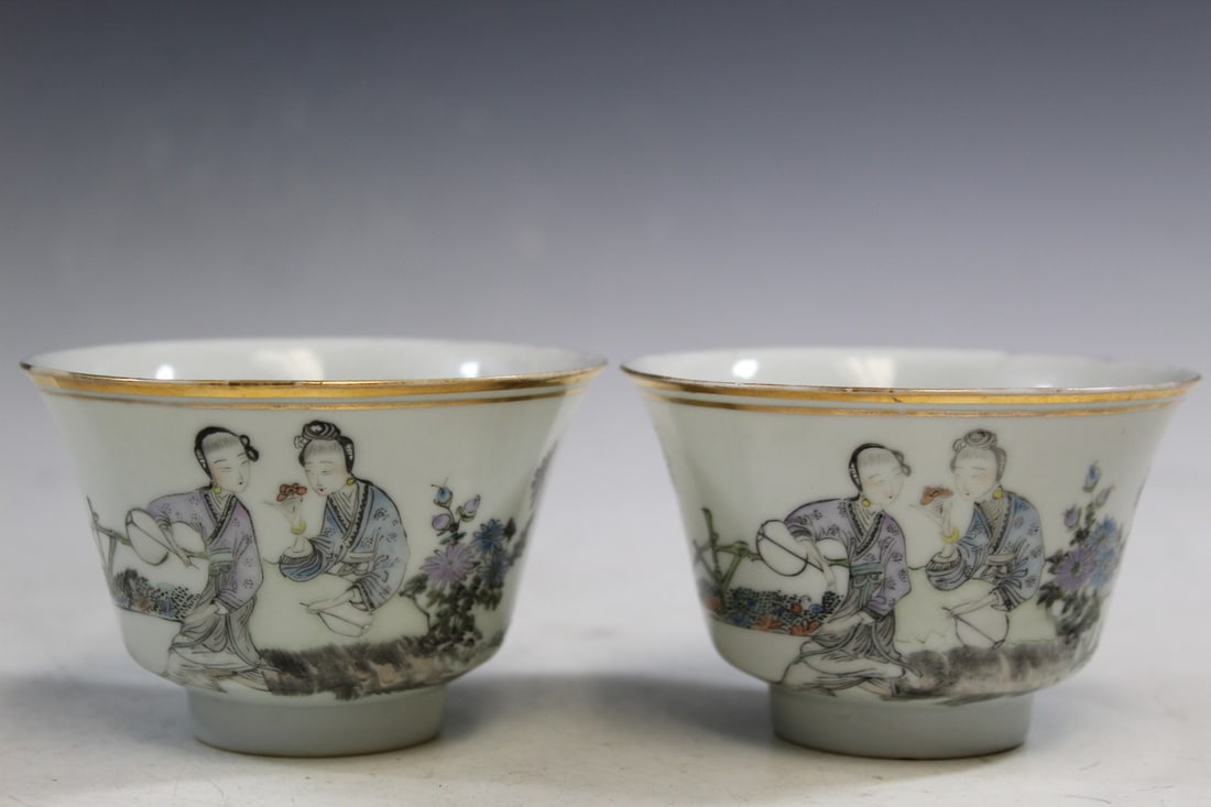 A Pair of Chinese Famille Rose Porcelain Tea Cups (1 of 7)