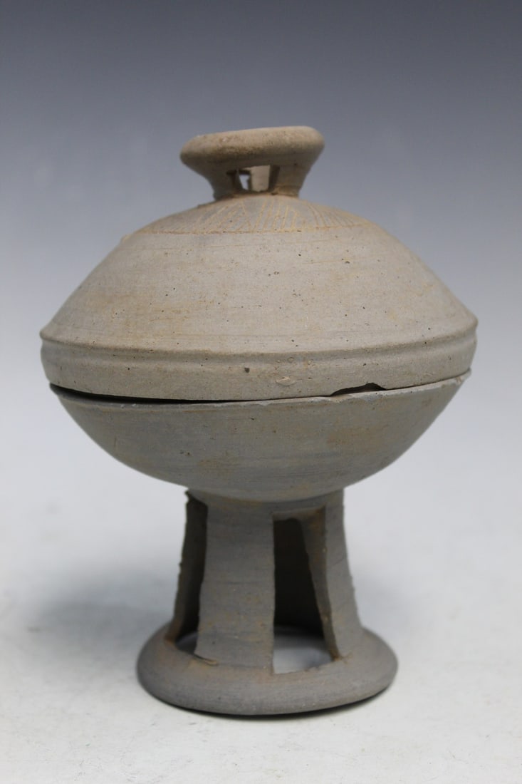 Korean Pottery Covered Bowl: Korean Pottery Covered Bowl. H 5.5".