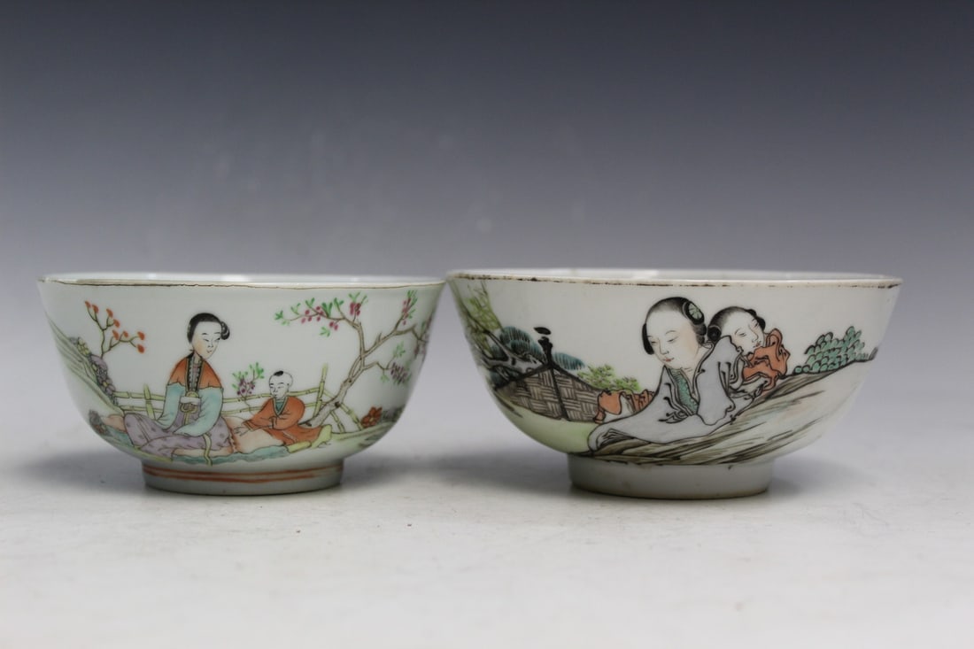 Two Chinese Famille Rose Porcelain Bowls (1 of 9)