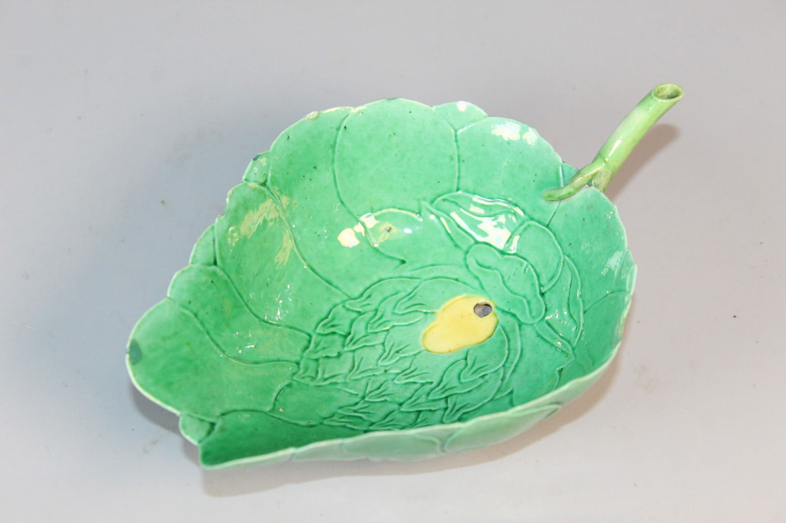 A Very Rare Chinese Green Glazed Lotus Leaf Cup (1 of 9)