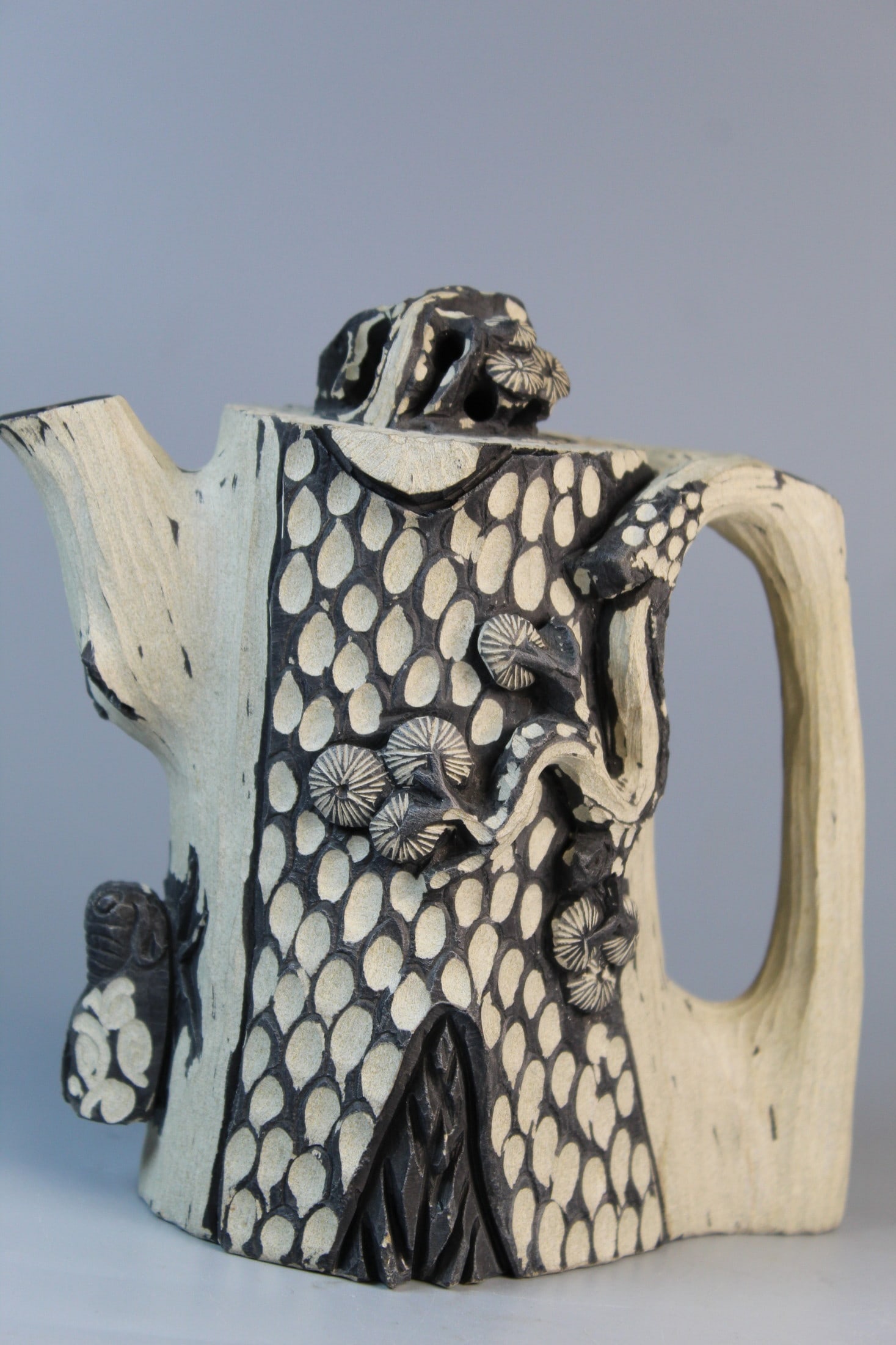 Chinese Yixing Teapot: Chinese Yixing Teapot. H 5".