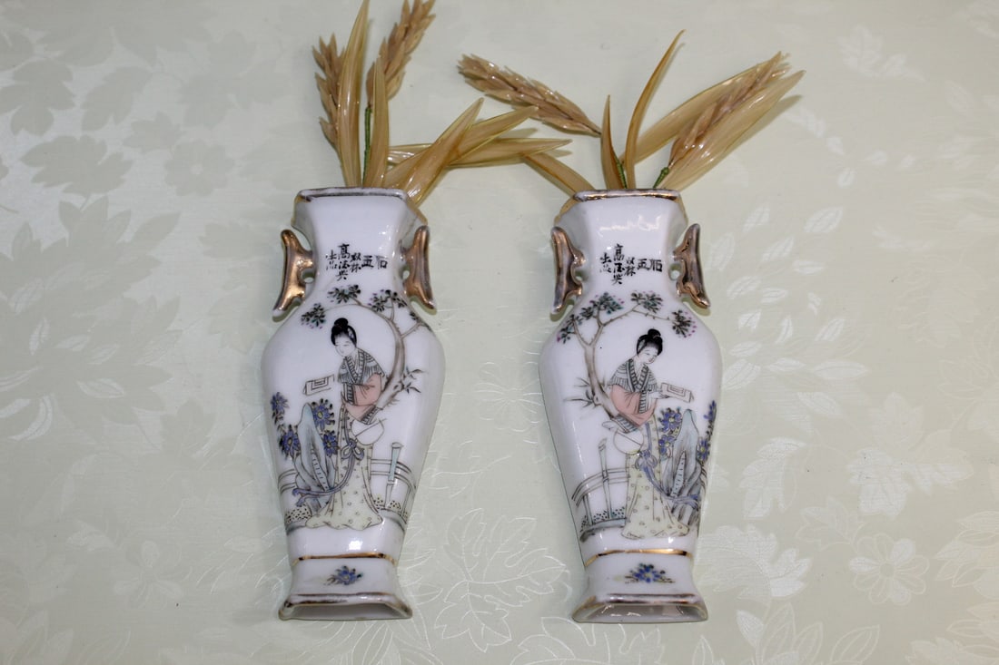 Pair of Chinese Hand-painted Porcelain Wall Pockets: Pair of Chinese Hand-painted Porcelain Wall Pockets. vase H 4.75".