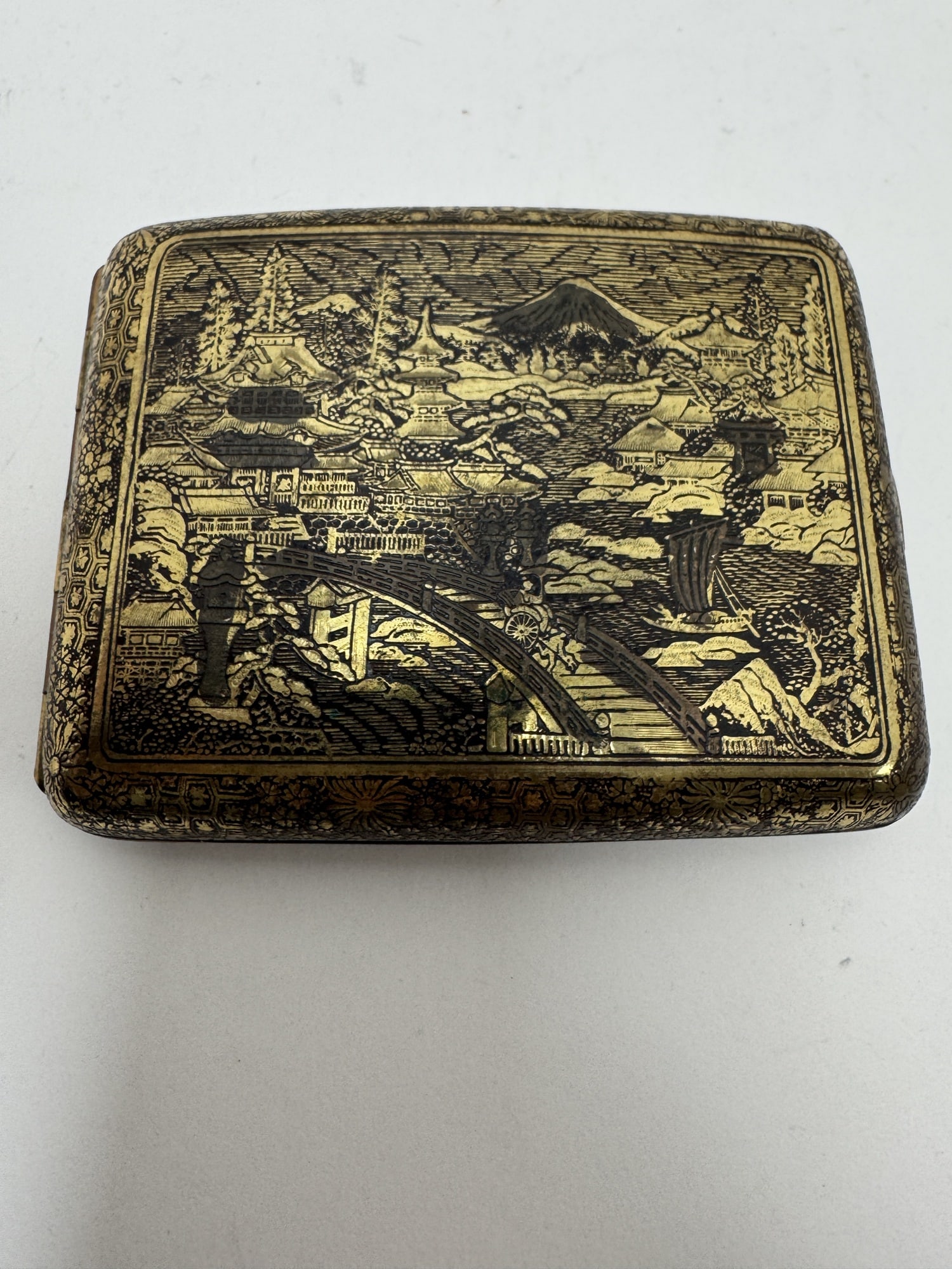 Japanese Komai cigarette case: Japanese Komai cigarette case. 4.25" x 3.25"