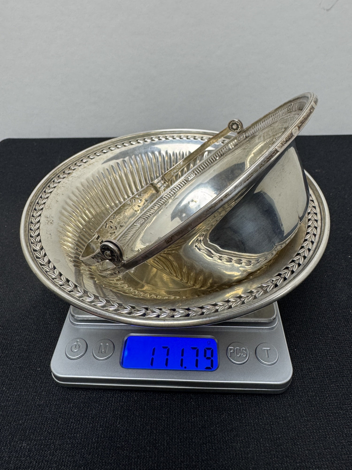 Sterling Silver 925 Bowls: Sterling Silver 925 Bowls. Weight 171 grams 6 oz