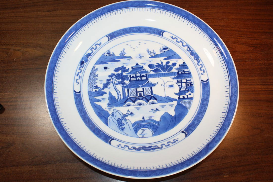 Big Chinese Blue and White Porcelain Charger.: Big Chinese Blue and White Porcelain Charger. Diam 14.5".