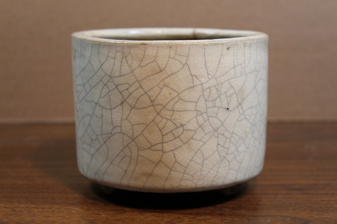 Chinese Crackle Glaze Pottery Pot (1 of 8)