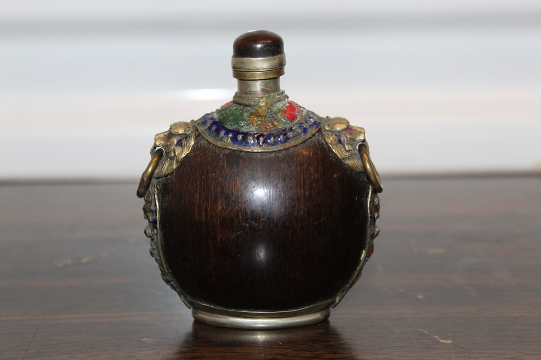 Chinese Coconut Shell Snuff Bottle (1 of 5)