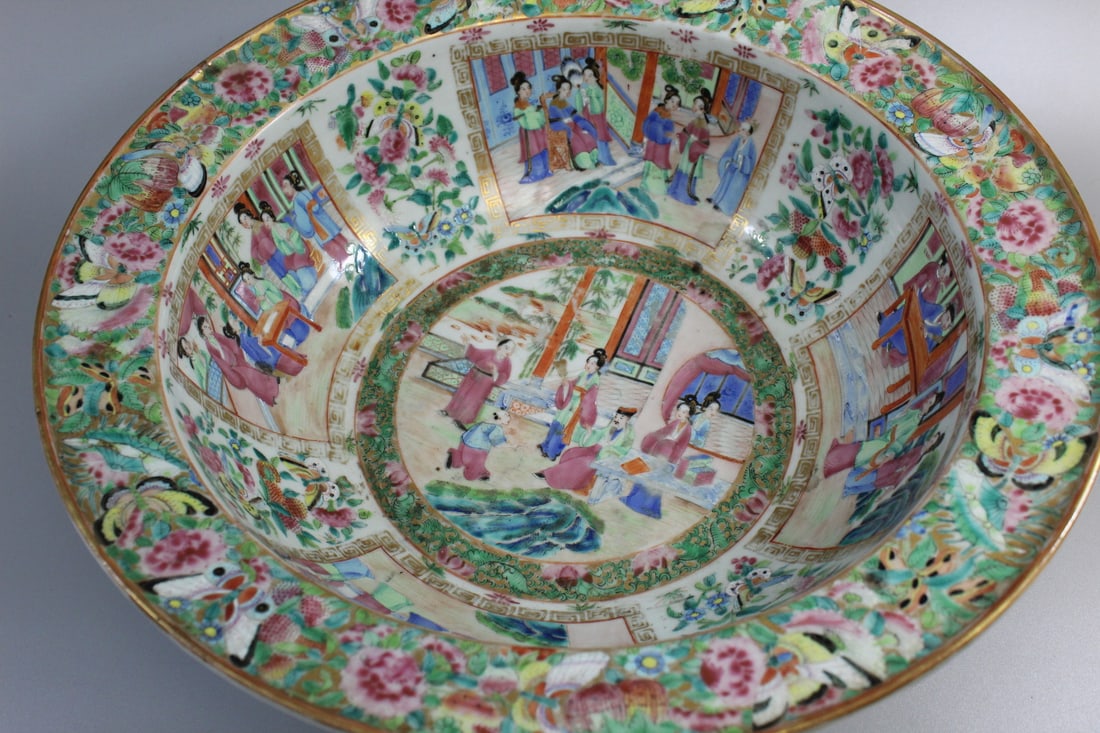 Chinese Export Rose Medallion Basin (1 of 9)
