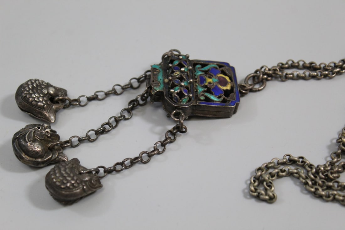 Chinese Silver Pendant Necklace (1 of 5)