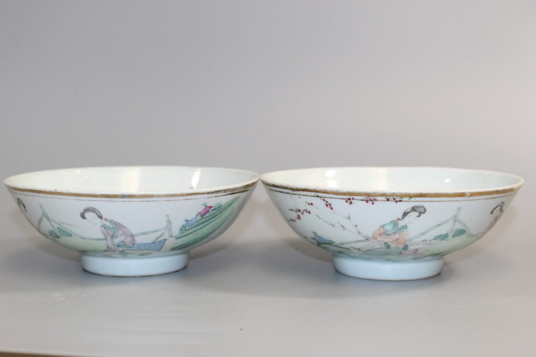 Pair of Chinese Famille Rose Porcelain Bowls: Pair of Chinese Famille Rose Porcelain Bowls. Diam 6.25". H 2.25".