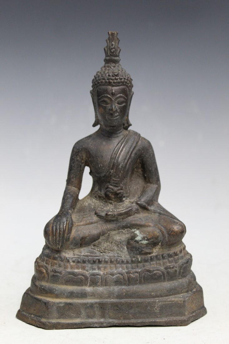 Southeast Asian Bronze Buddha Statue: Southeast Asian Bronze Buddha Statue. H 7.5".