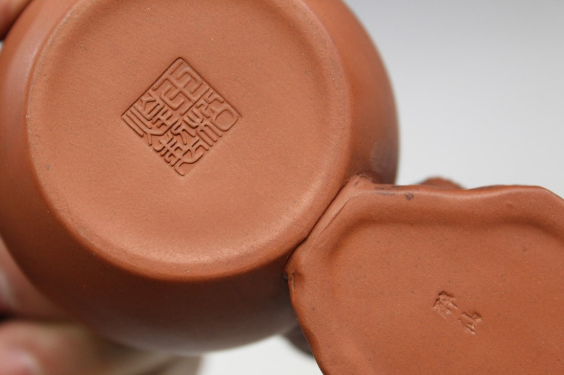 Chinese Yixing Pottery Teapot - 3