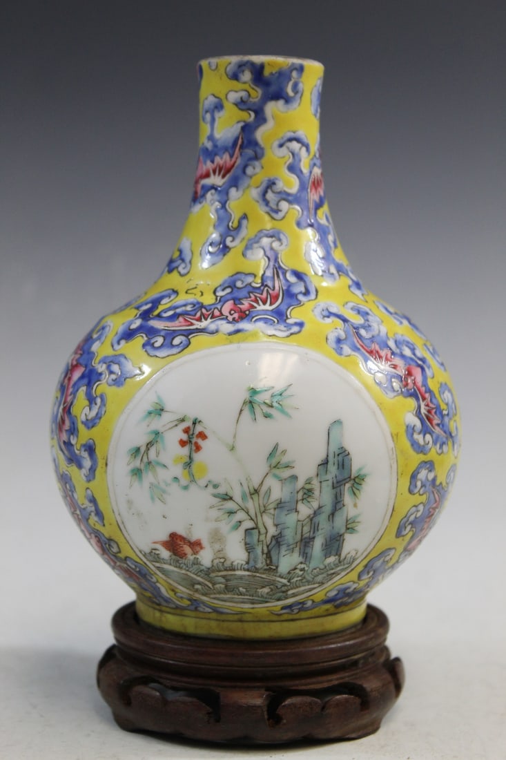 Chinese Famille Rose Porcelain Vase: Chinese Famille Rose Porcelain Vase. H 7". As Is.