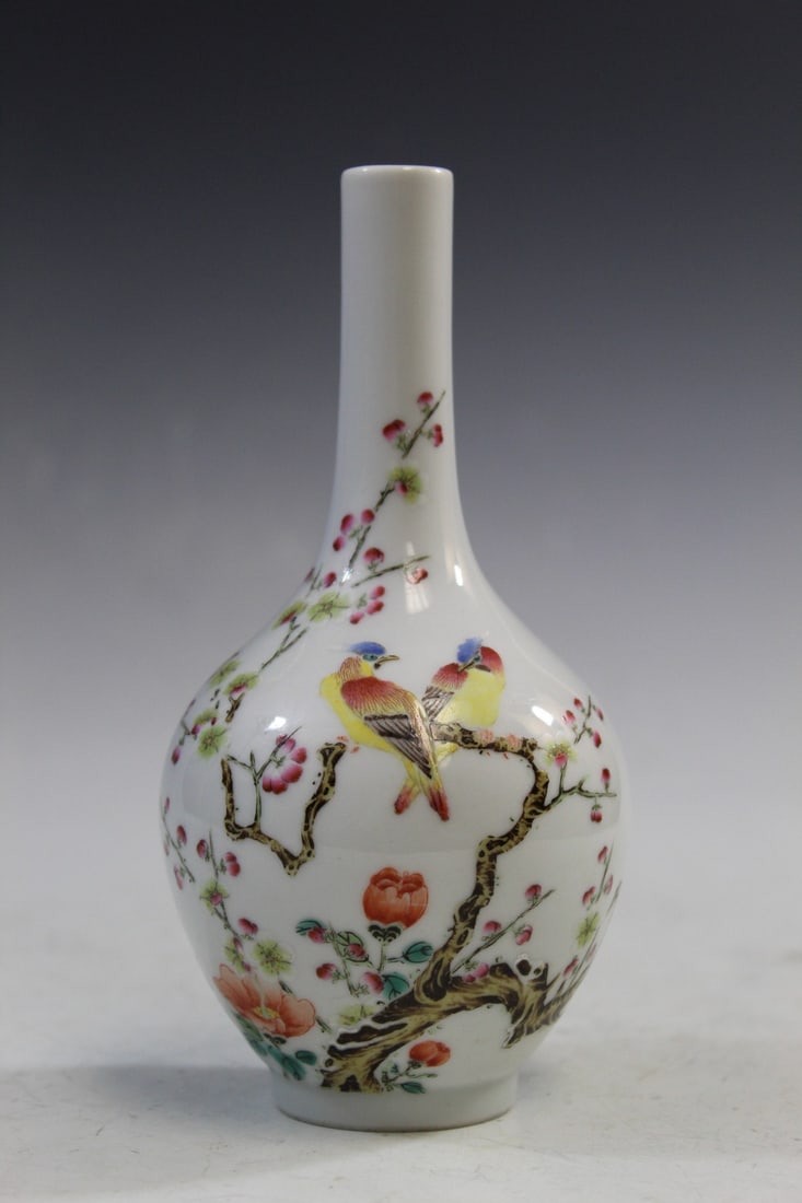Chinese Famille Rose Porcelain Vase: Chinese Famille Rose Porcelain Vase. H 6".