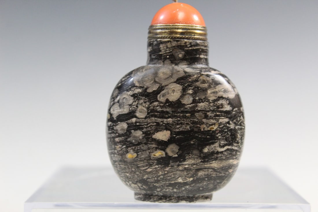 Chinese Stone Snuff Bottle - 2