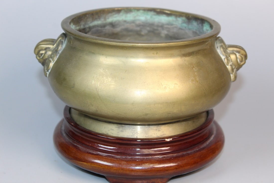 Chinese Bronze Incense Burner: Chinese Bronze Incense Burner. L 7". H 3".