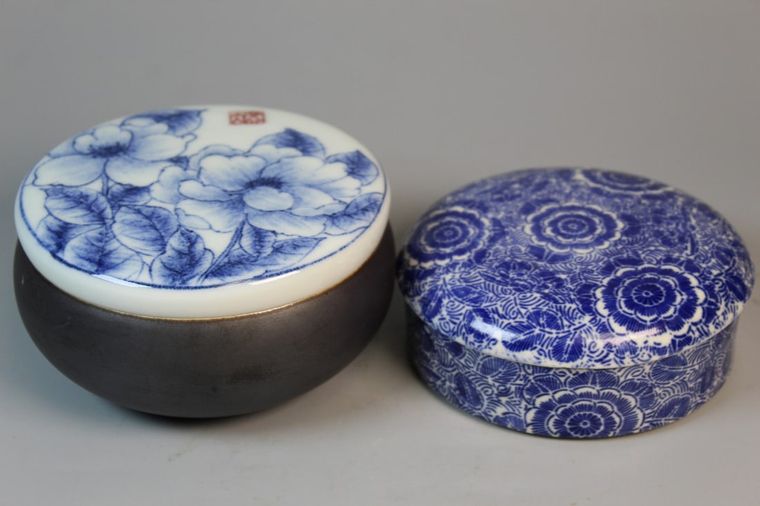 Two Asian Porcelain Boxes (1 of 9)