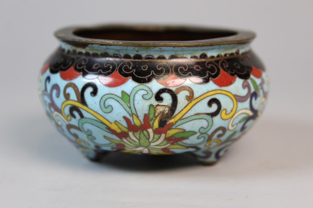Chinese Cloisonne Small Incense Burner: Chinese Cloisonne Small Incense Burner. Diam 2.75". H 1.75".