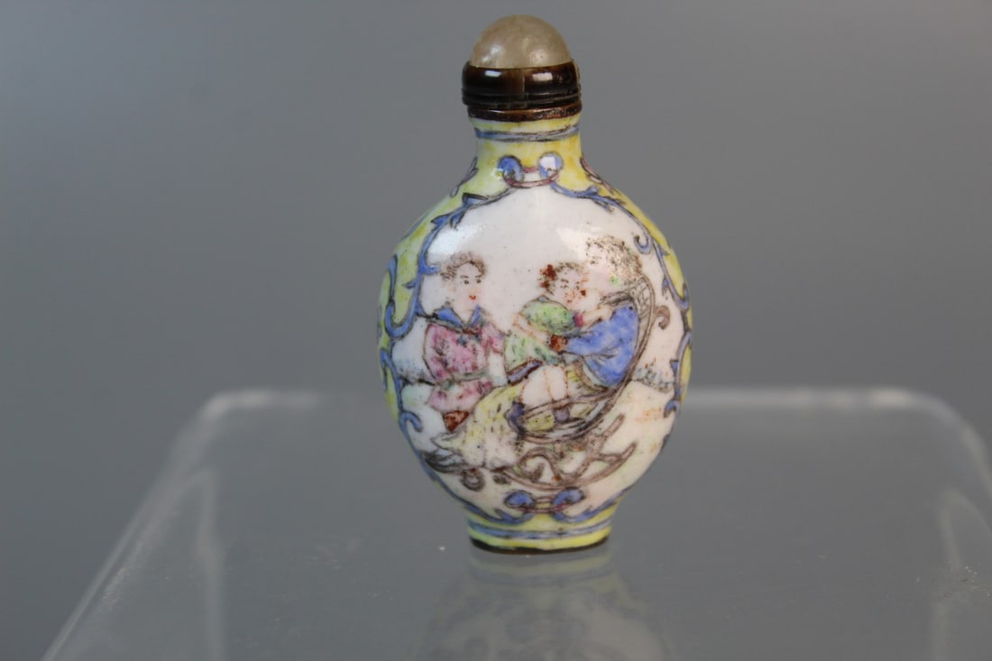 Chinese Enamel on Copper Snuff Bottle: Chinese Enamel on Copper Snuff Bottle. H 2.25".