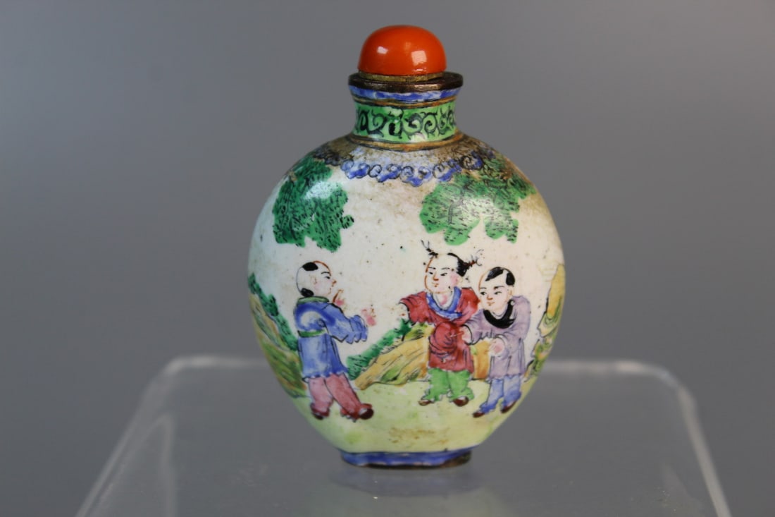 Chinese Enameled Snuff Bottle (1 of 5)