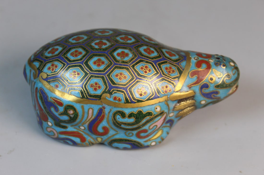 Chinese Cloisonne Turtle Figurine: Chinese Cloisonne Turtle Figurine. L 3.5".