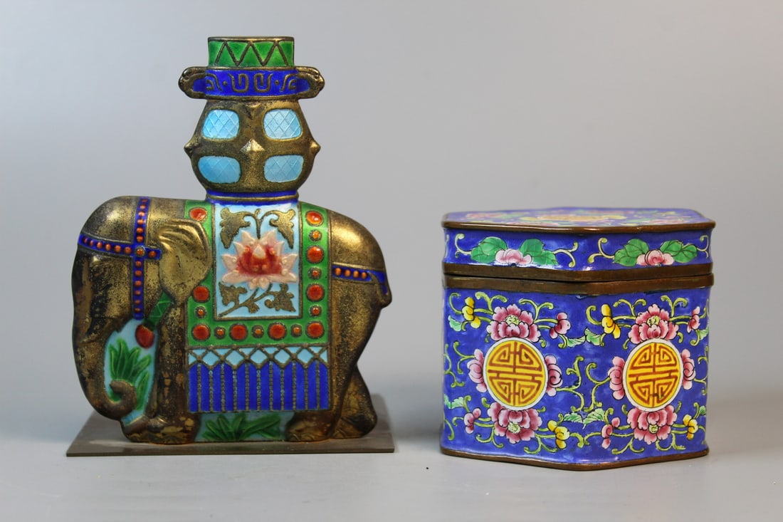 Chinese Enamel Bookend and Box: Chinese Enamel Bookend and Box. H 5.75". Box diam 3.75".