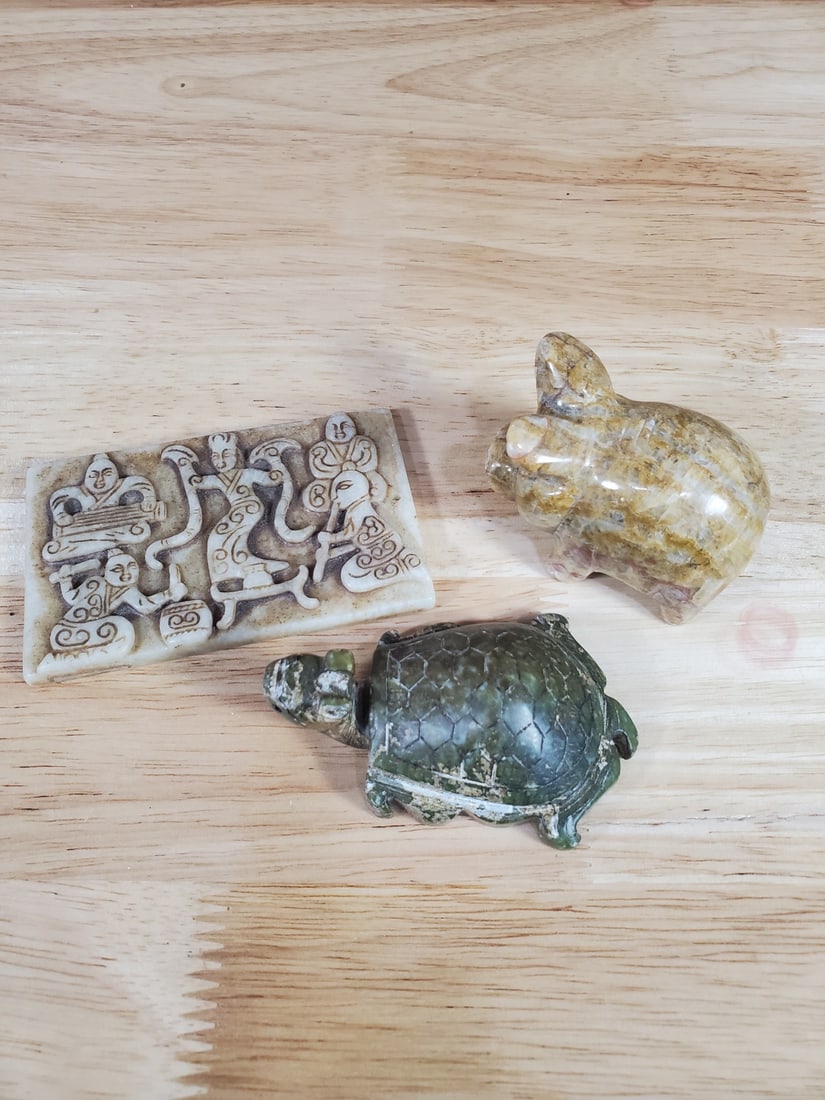 Group of Chinese Stone Carvings: Group of Chinese Stone Carvings. L 3.25".