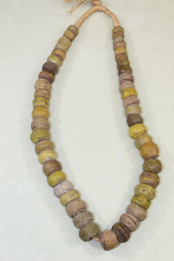Old Glass Beads Necklace (1 of 5)