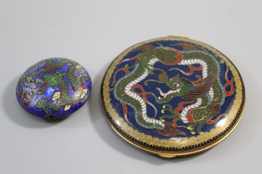 Chinese Cloisonne Compact and Pendant: Chinese Cloisonne Compact and Pendant. Diam 3" and 1.5".