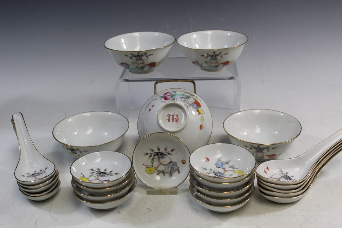 Group of Chinese Famille Rose Porcelain Bowls, Saucers and Spoons (1 of 9)