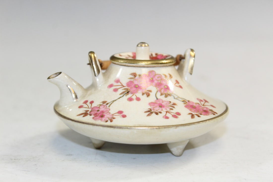 Japanese Satsuma Porcelain Miniature Teapot (1 of 5)
