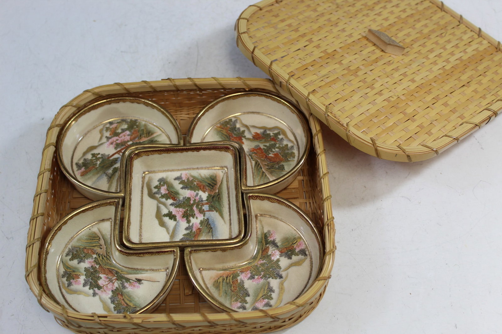 Japanese Satsuma Fruit Dishes in a Bamboo Basket (1 of 9)