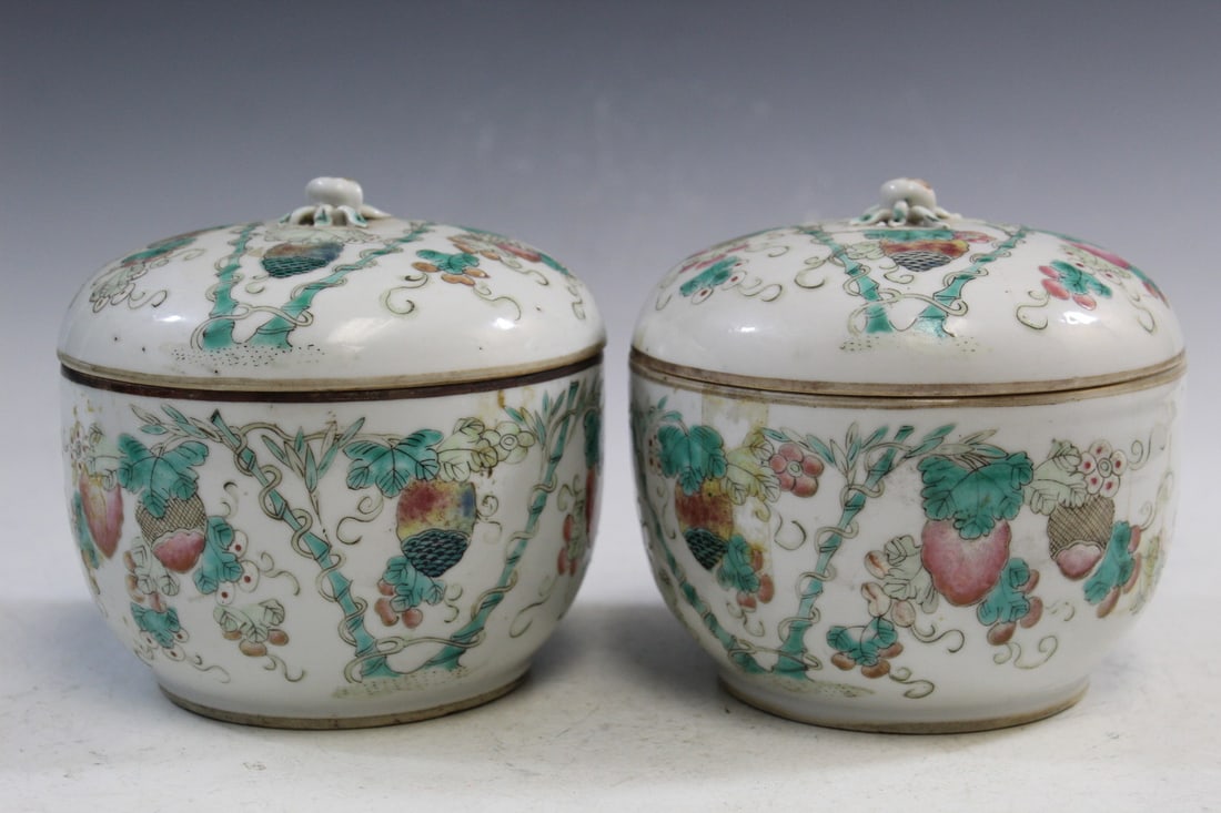Pair of Chinese Famille Rose Porcelain Covered Bowls: Pair of Chinese Famille Rose Porcelain Covered Bowls. Diam 5.5", H 5".