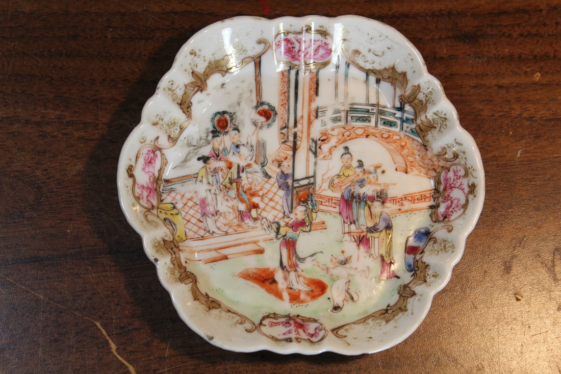 Chinese Export Famille Rose Porcelain Dish, 18th Century.: Chinese Export Famille Rose Porcelain Dish, 18th Century.. D 5.5".