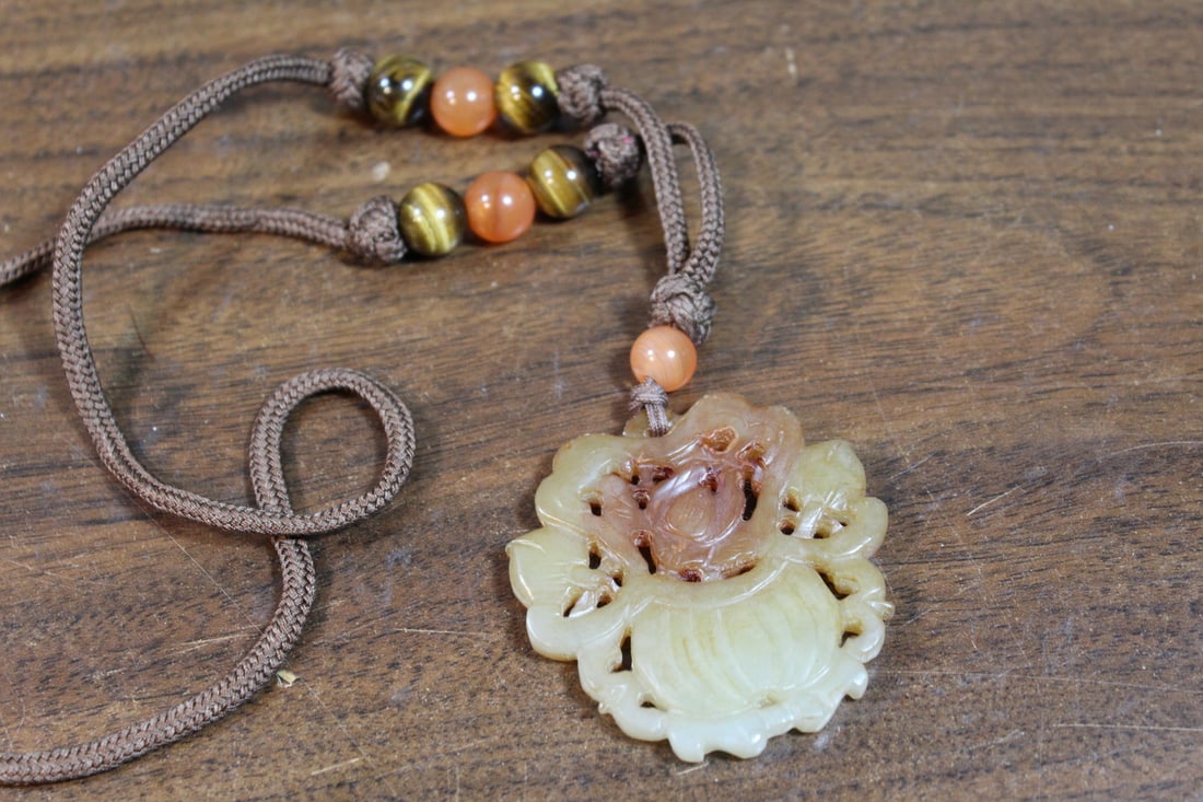 Chinese necklace with jade pendant: Chinese necklace with jade pendant. Pendant size 2 x 2 x 1/4".