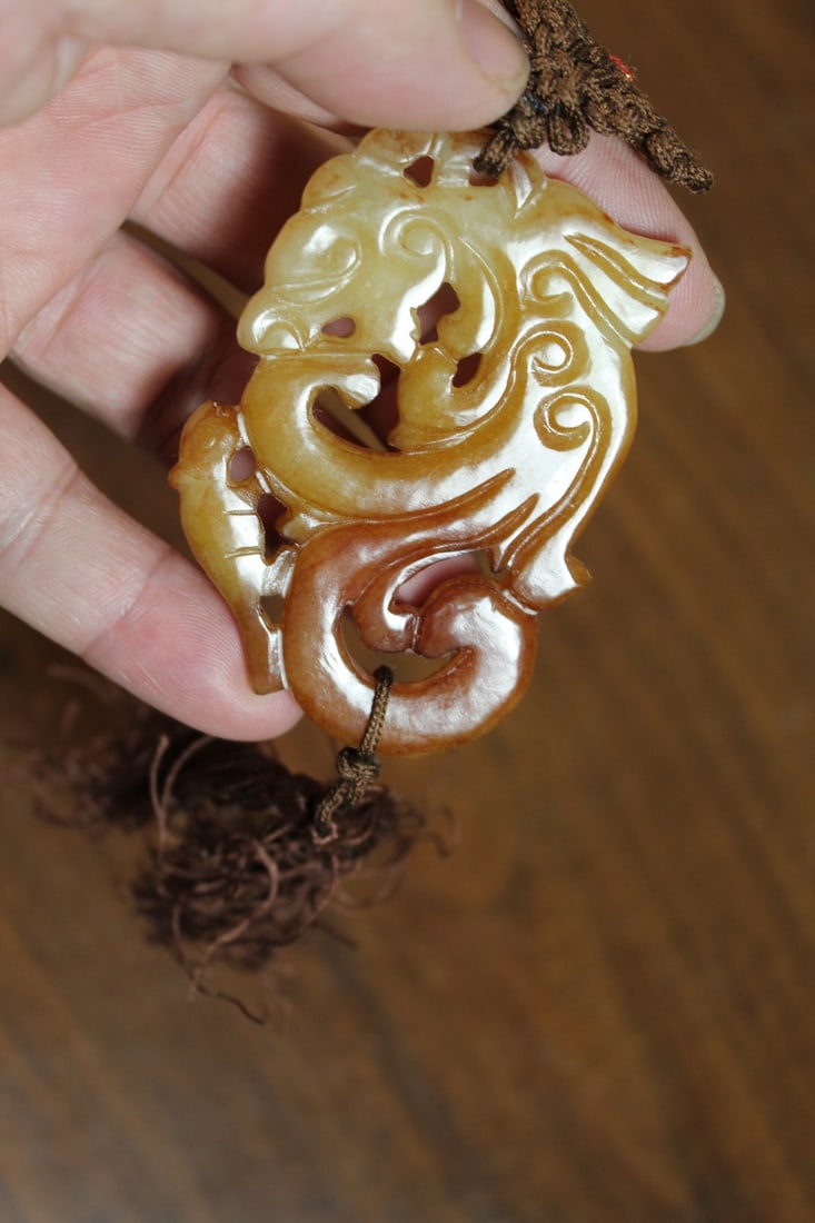 Carved jade pendant - 2