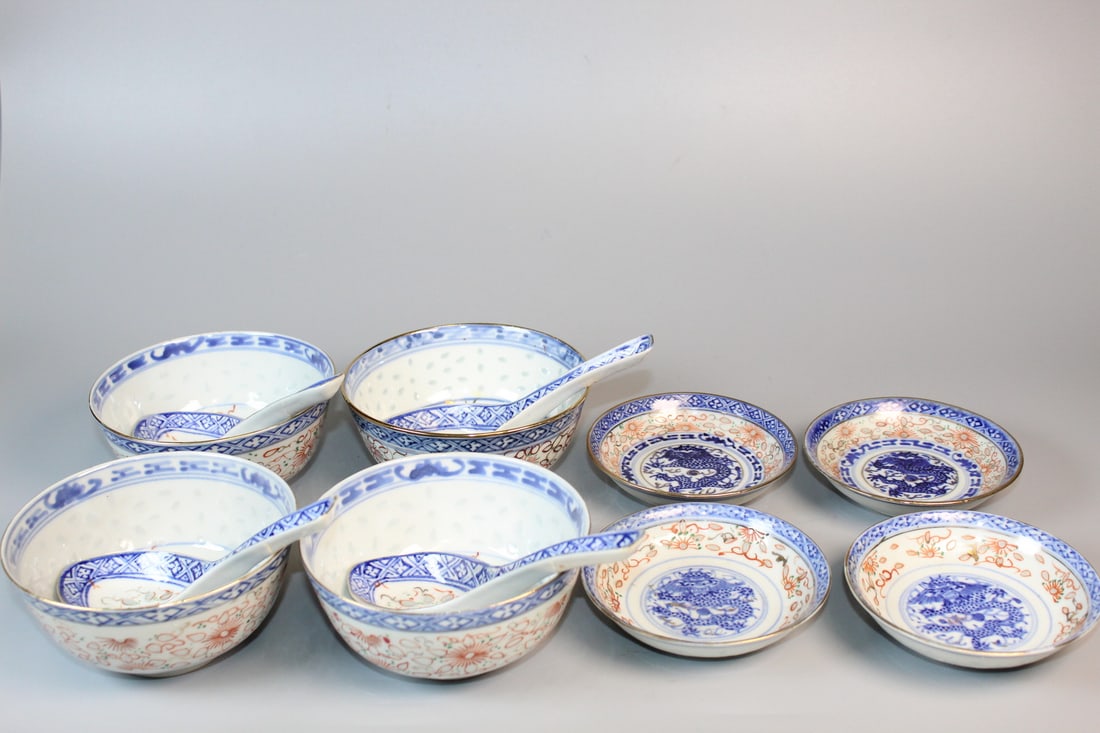 A Group of Chinese Blue and White Porcelain Bowls and Spoons: A Group of Chinese Blue and White Porcelain Bowls and Spoons. Largest diam 4.5".