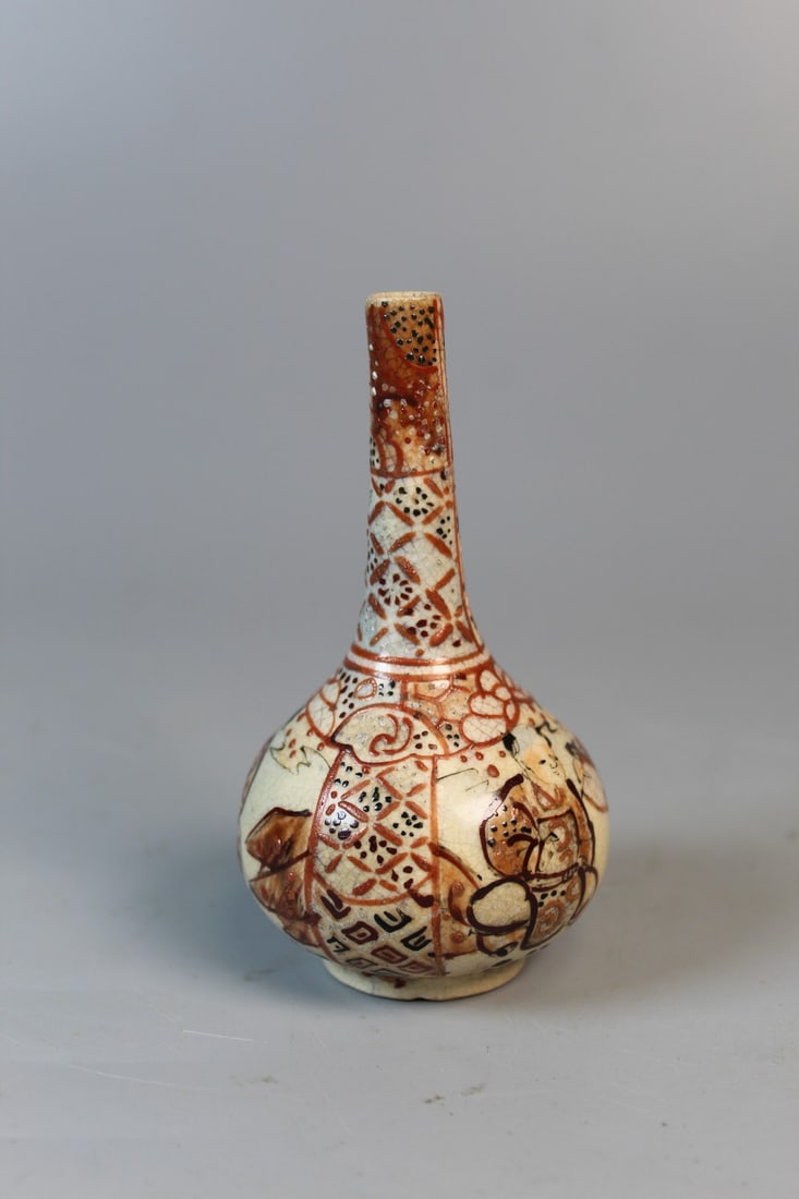 Japanese Satsuma Small Vase (1 of 7)