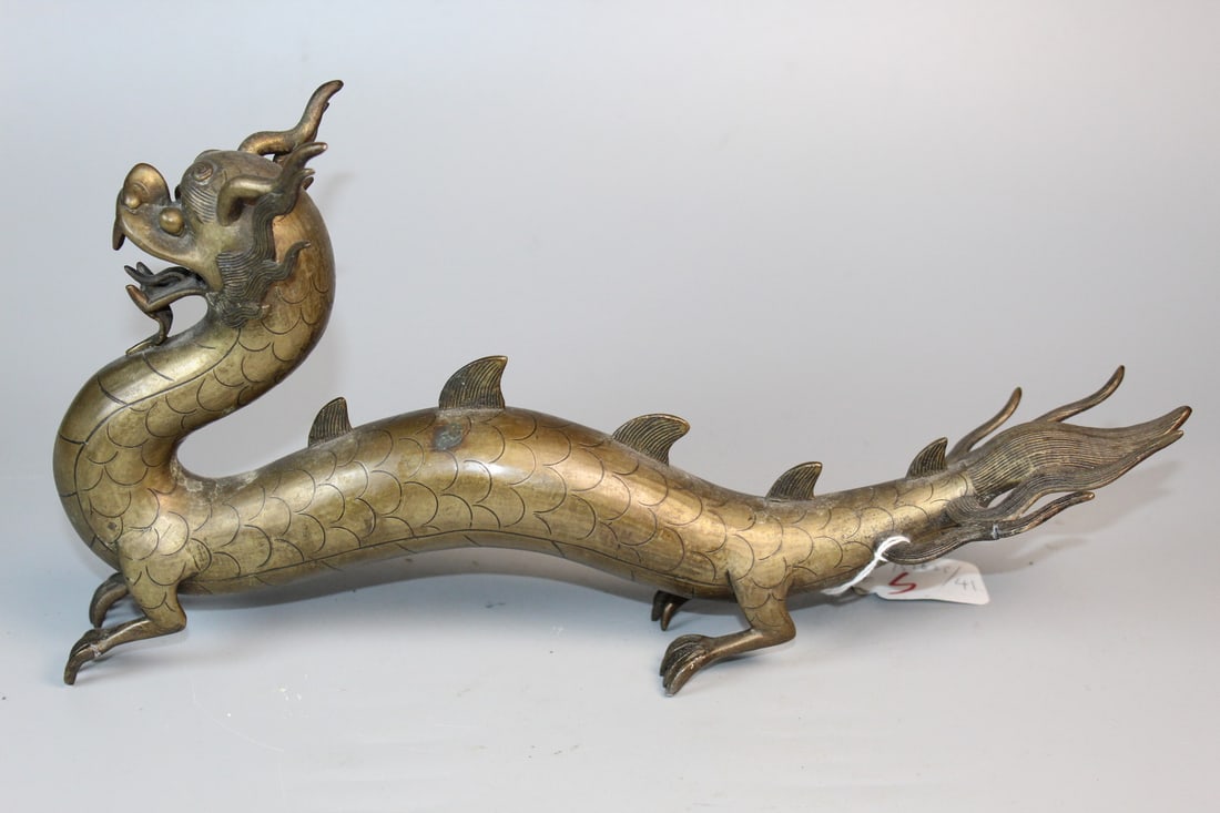 Chinese Bronze Dragon Statue: Chinese Bronze Dragon Statue. L 13". H 6".