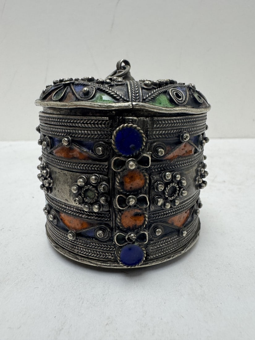 Moroccan enamel box (1 of 5)