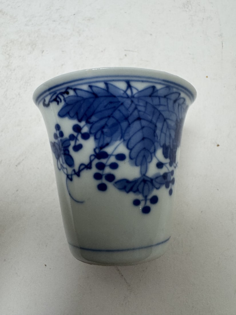 Kangxi Chinese Blue and White Porcelain Teacup: Kangxi Chinese Blue and White Porcelain Teacup. Height 2.5"