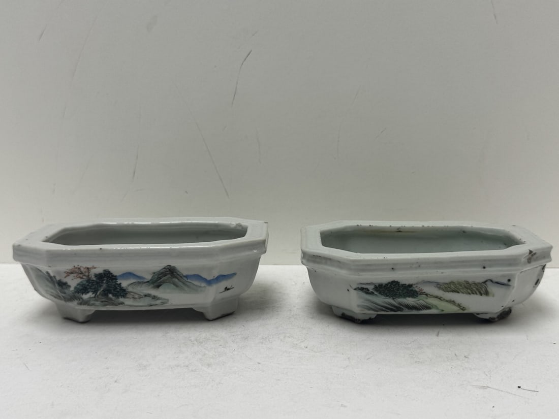 Lot of Two Chinese Porcelain Planters (1 of 4)