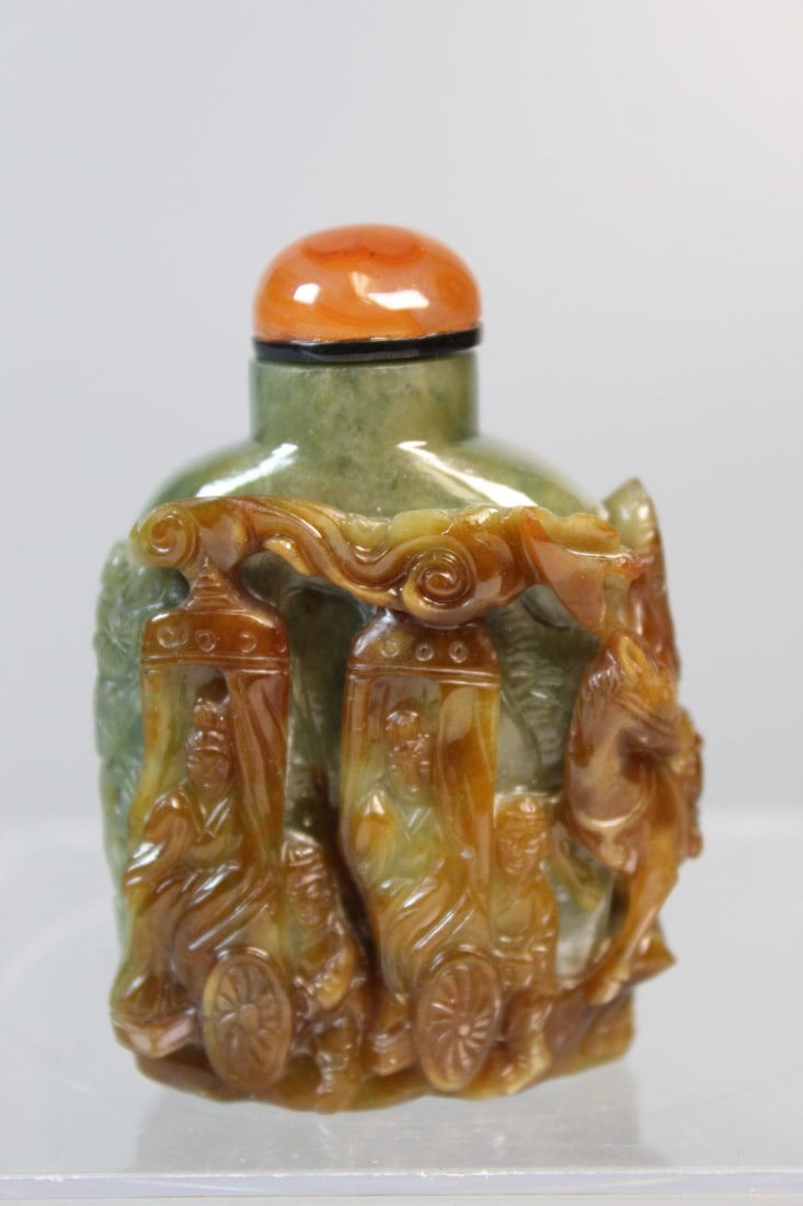 Chinese Carved Jade Snuff Bottle (1 of 7)
